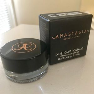 ✨Anastasia Beverly Hills Dipbrow Pomade🌷